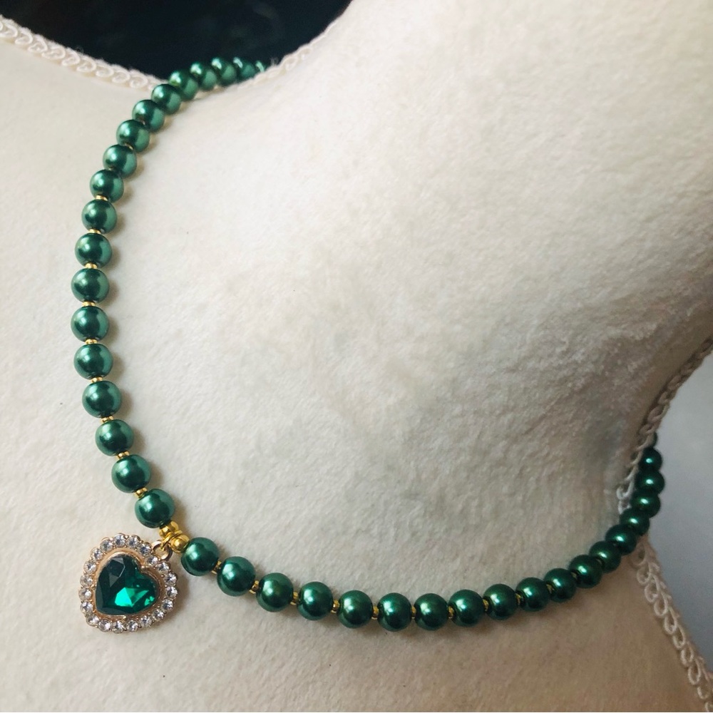 Handcrafted repurpose heart emerald stone pendant Czech glass Pearl necklace